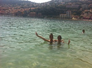 Medena and Samara, pre-jellyfish attack